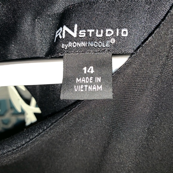 RN STUDIO BY RONNI NICOLE DRESS - Picture 7 of 8